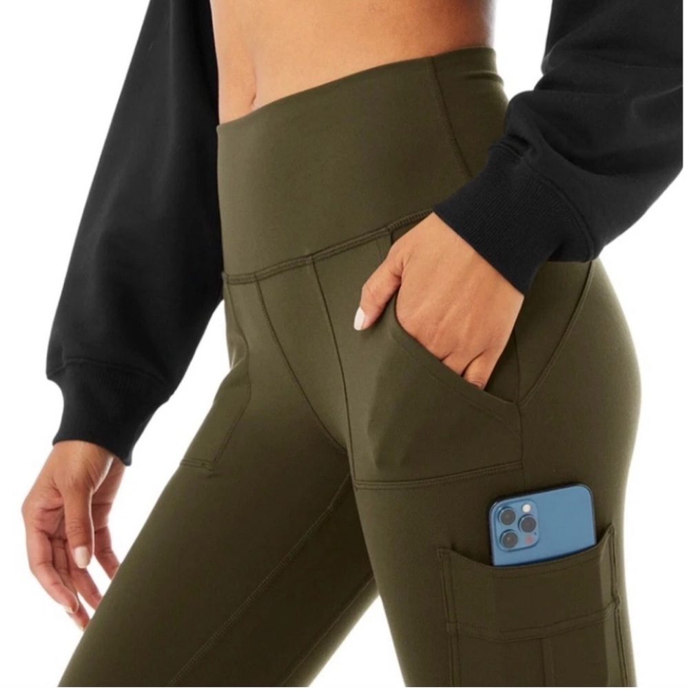 ALO YOGA High-Waist Olive Green Pocket Leggings